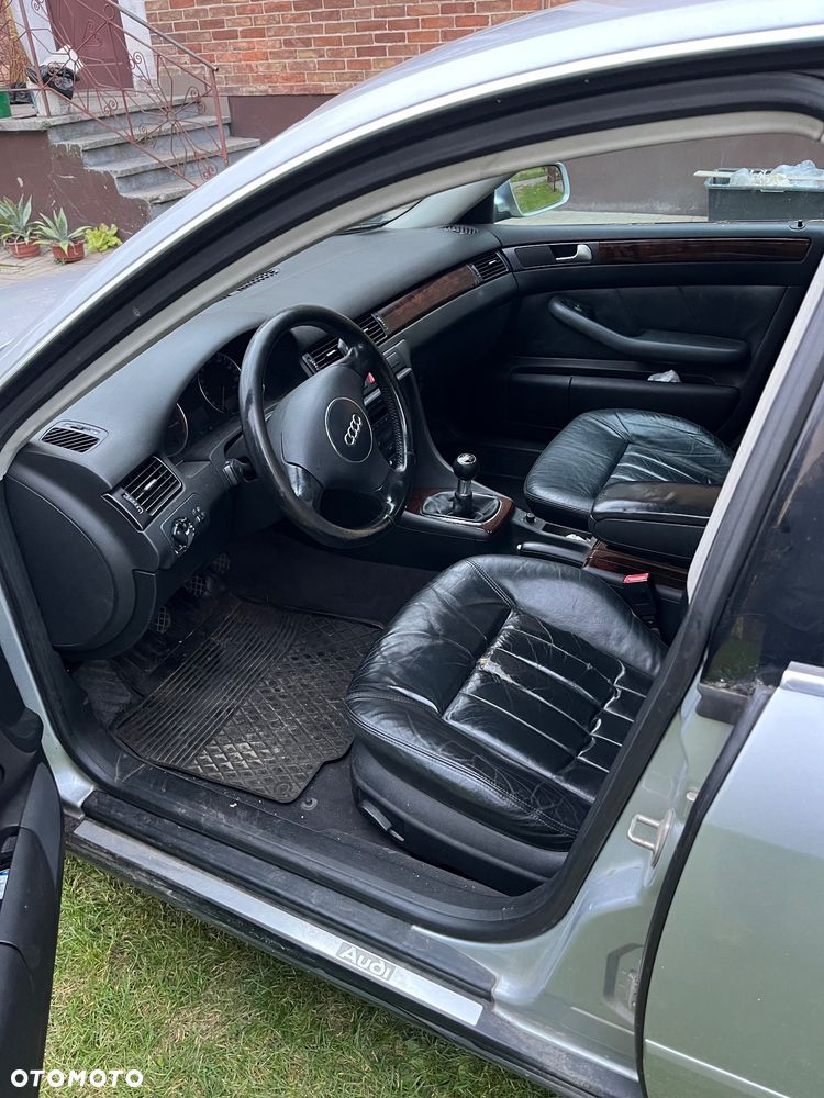 Audi A6 Limousine 2.4 - 4