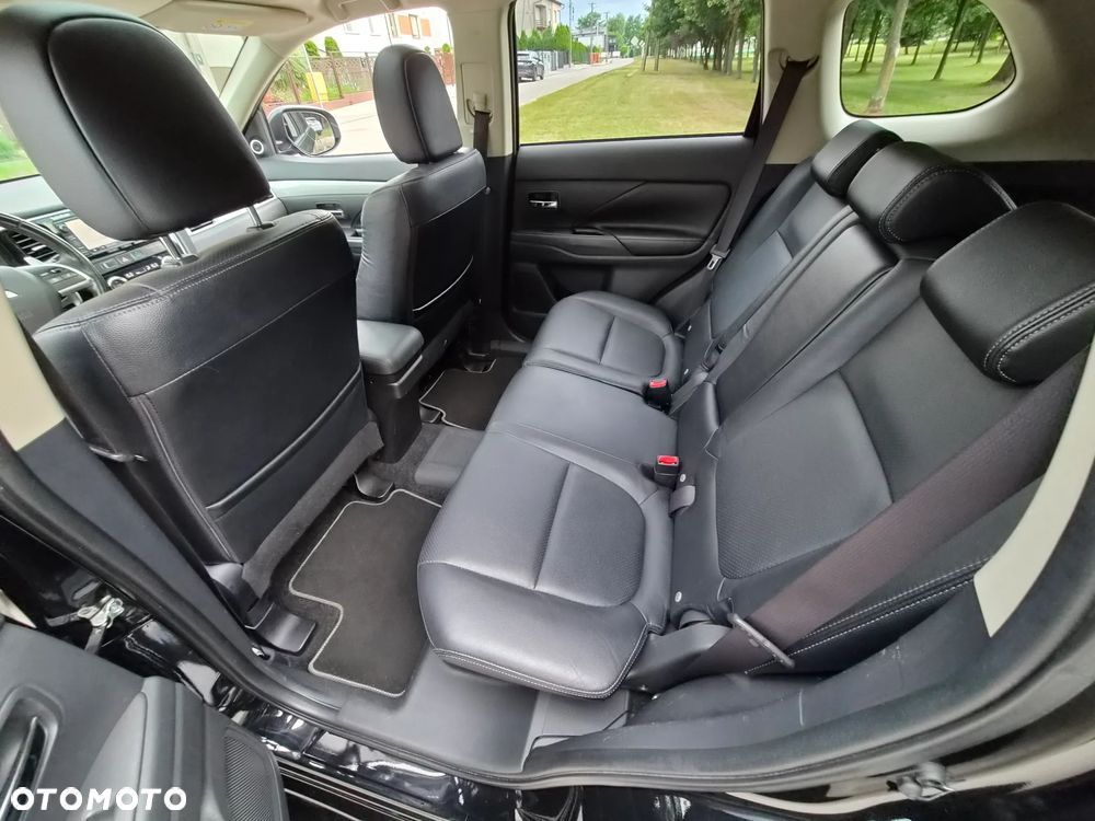 Mitsubishi Outlander 2.0 4WD Top - 7