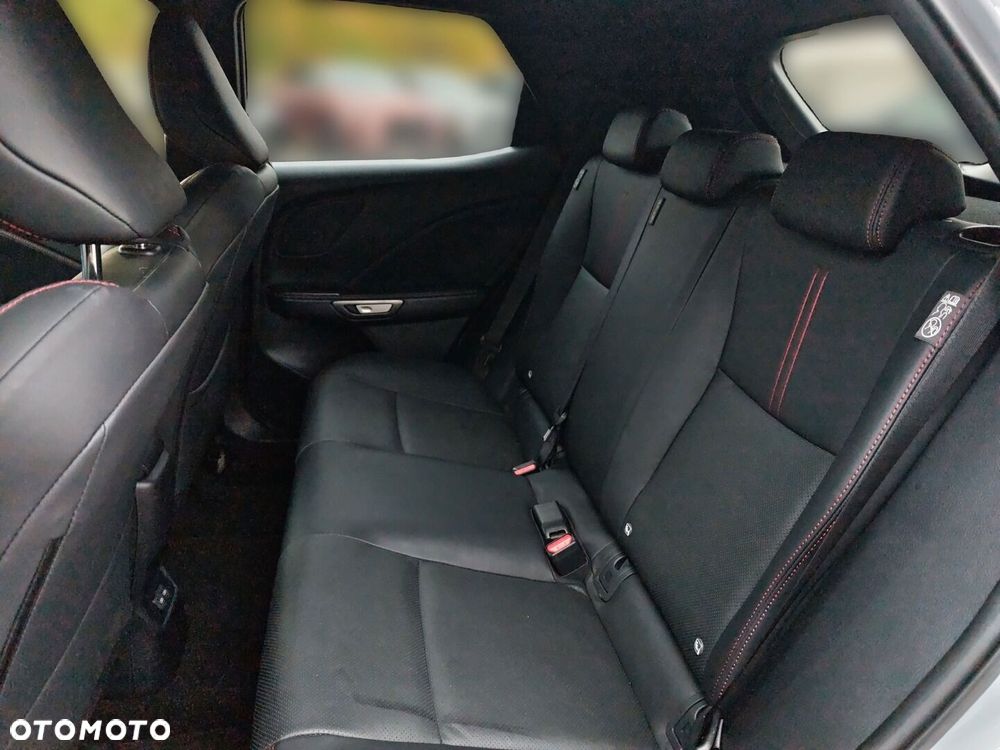 Lexus LBX 1.5 Hybrid Emotion - 14