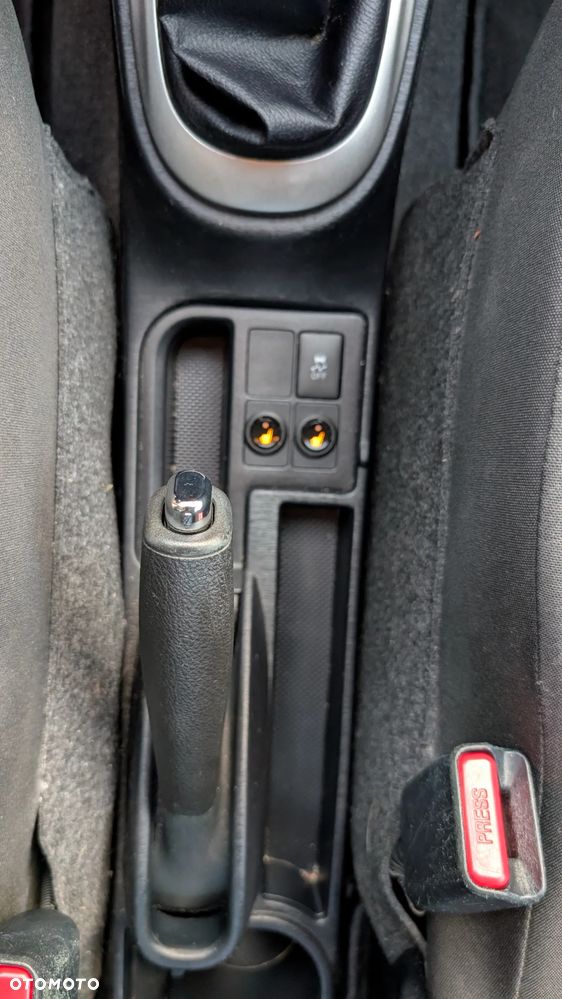 Toyota Yaris 1.0 Active - 12