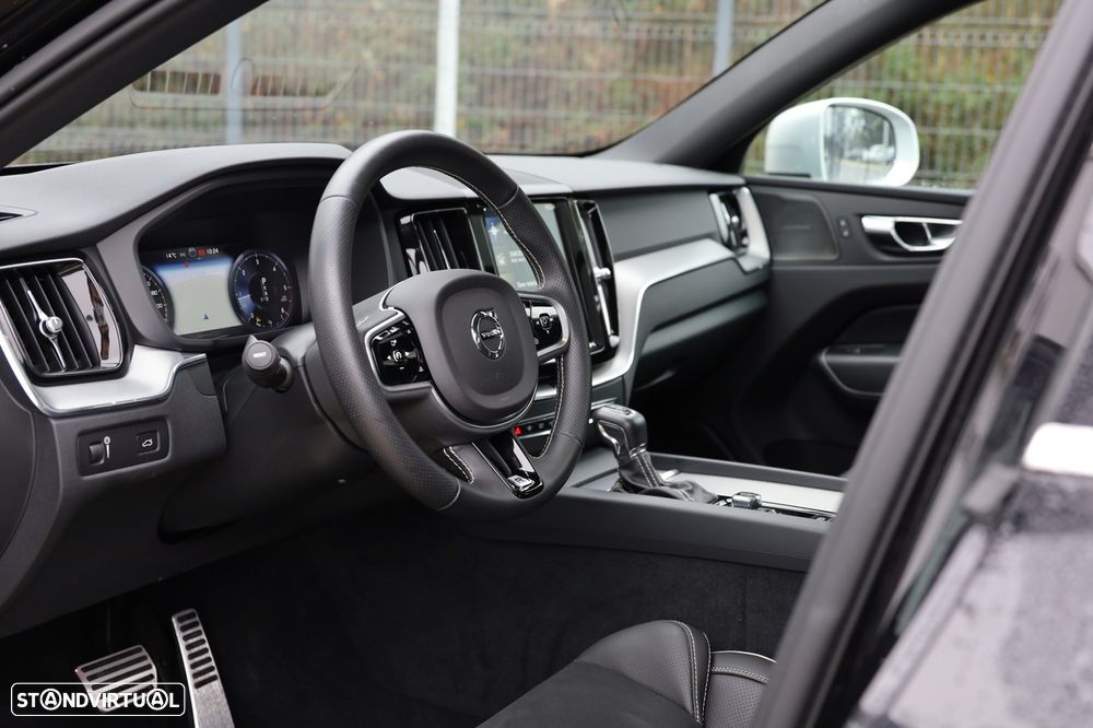 Volvo XC 60 2.0 D4 R-Design Geartronic - 12