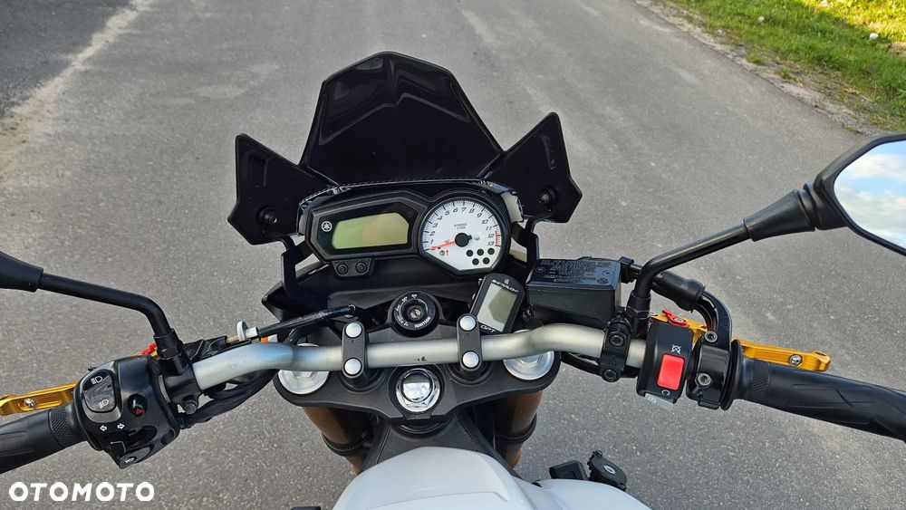 Yamaha FZ8 - 8