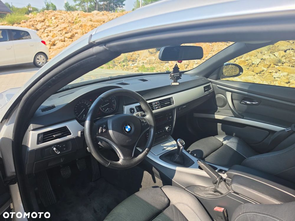 BMW Seria 3 320i - 5