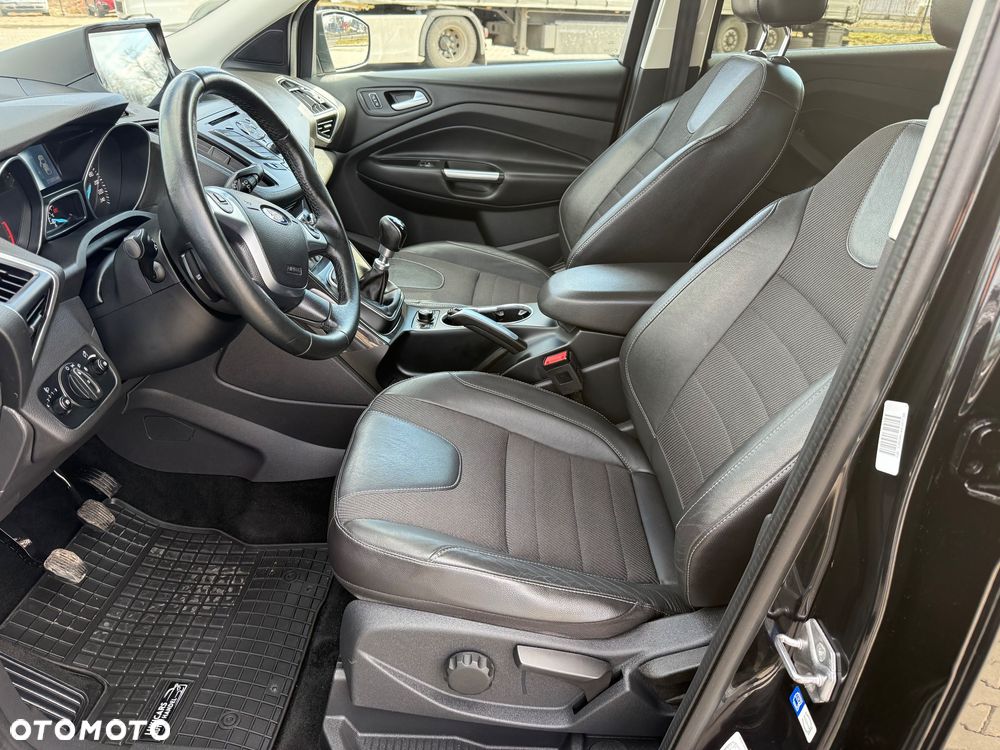 Ford Kuga 2.0 TDCi 4x4 Titanium - 26