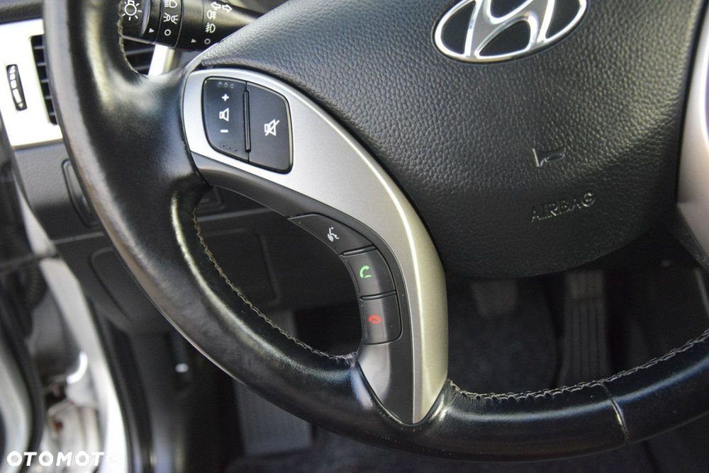 Hyundai i30 1.6 CRDi Fifa World Cup Edition - 34