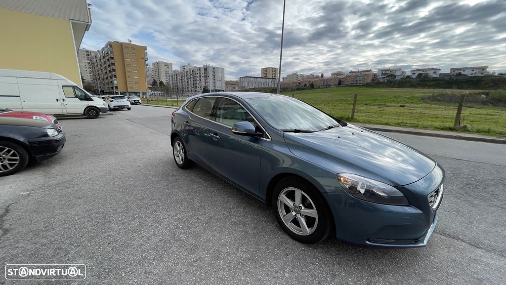 Volvo V40 D2 Kinetic - 26