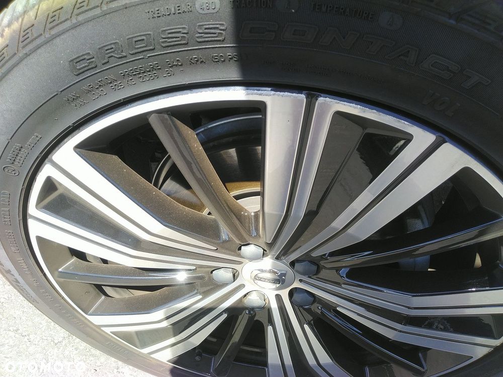 Volvo XC 60 B5 B AWD Plus Bright - 17