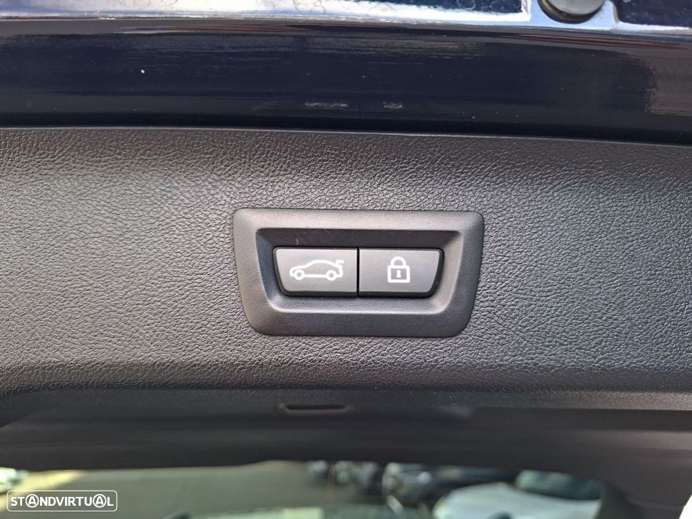 BMW 520 d Pack Desportivo M Auto - 26