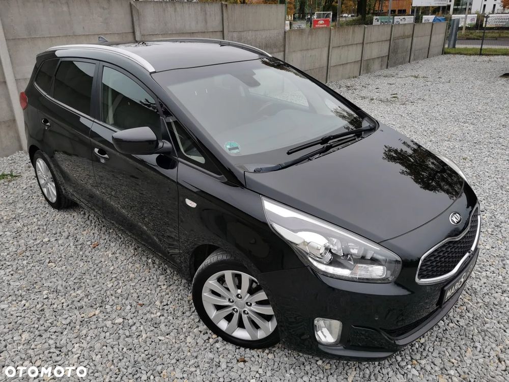 Kia Carens - 26
