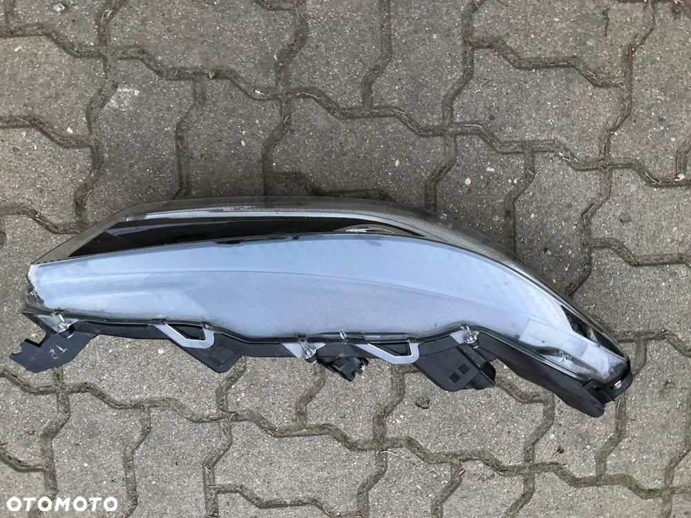 TOYOTA YARIS 4 IV -20 PRAWA LAMPA PRZÓD FULL LED - 3