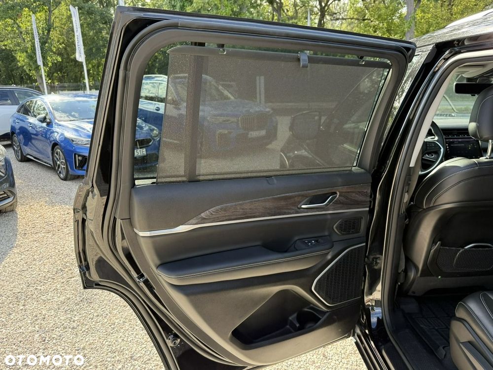 Jeep Grand Cherokee - 18