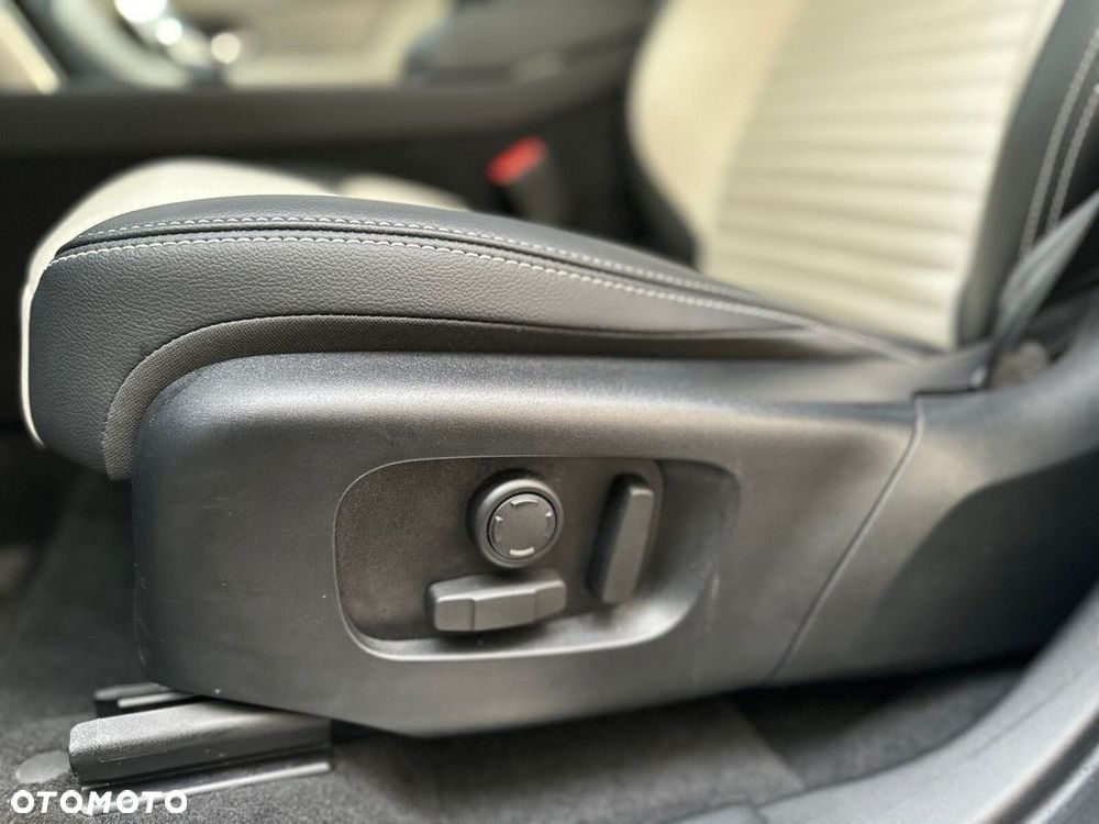 Land Rover Discovery Sport - 30