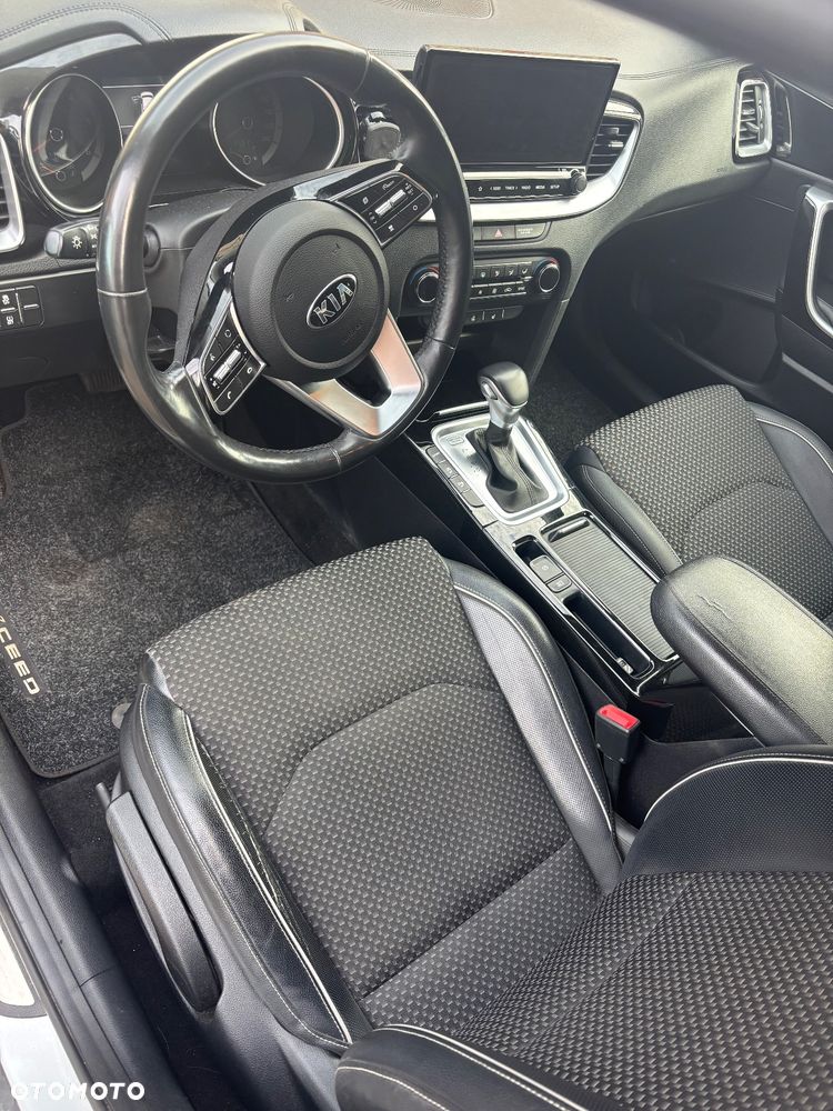 Kia XCeed 1.6 CRDi SCR L DCT - 24