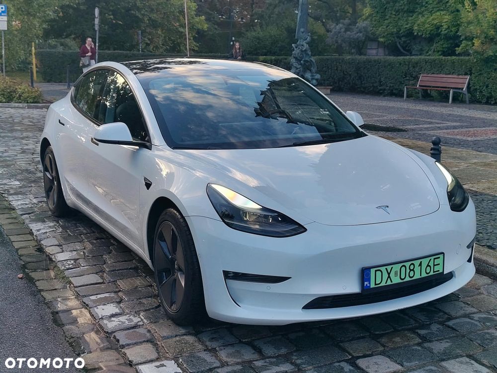 Tesla Model 3 - 12