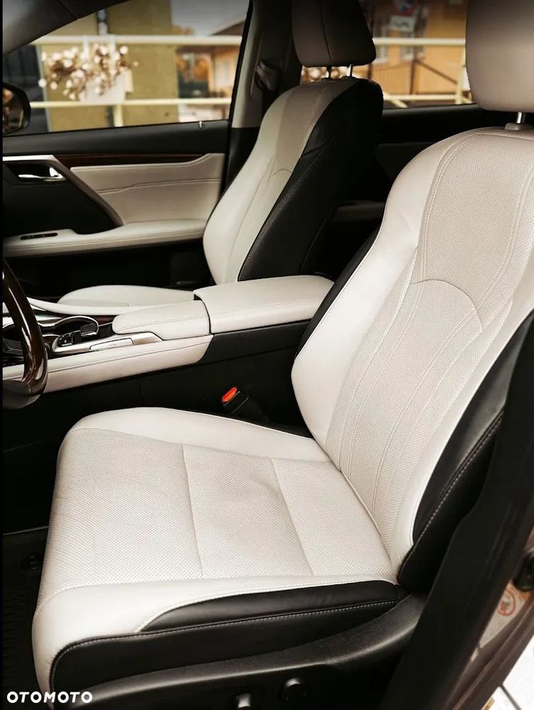 Lexus RX - 11