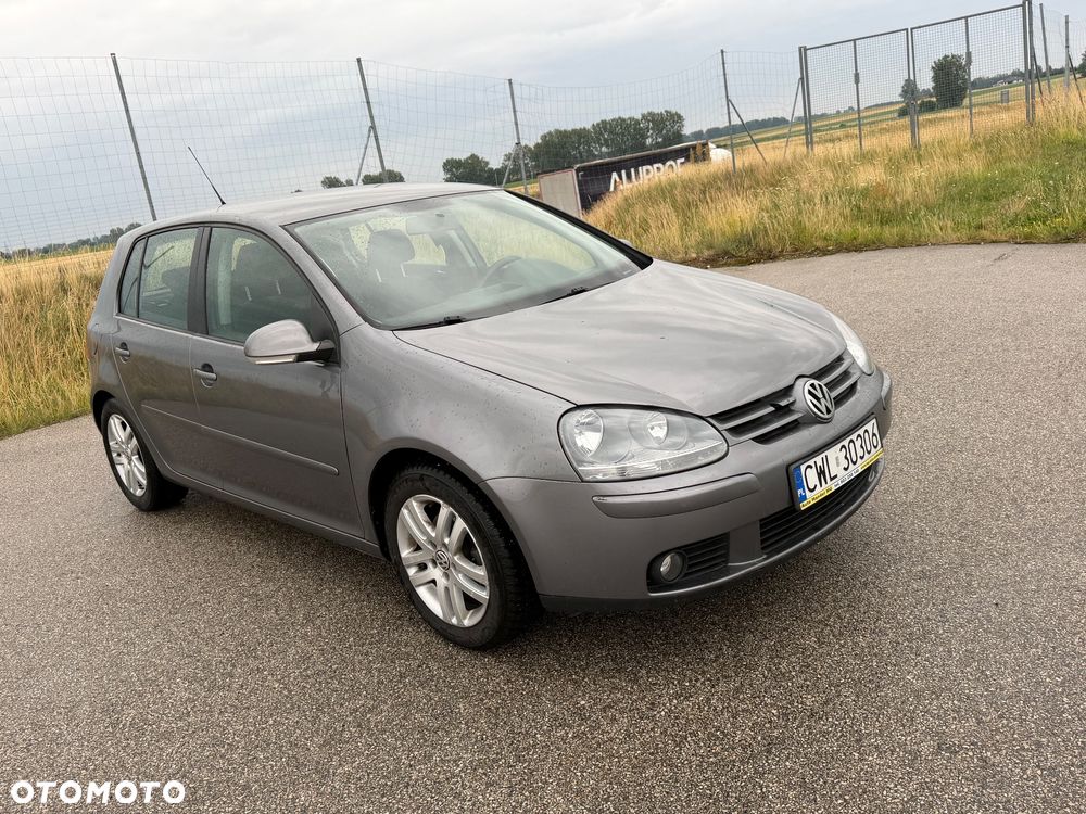 Volkswagen Golf 1.6 Trendline - 1