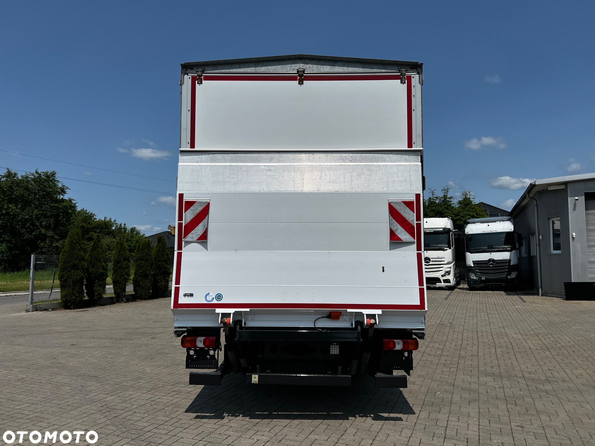 Mercedes-Benz ATEGO - 9