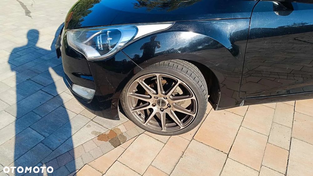 Hyundai Veloster - 3
