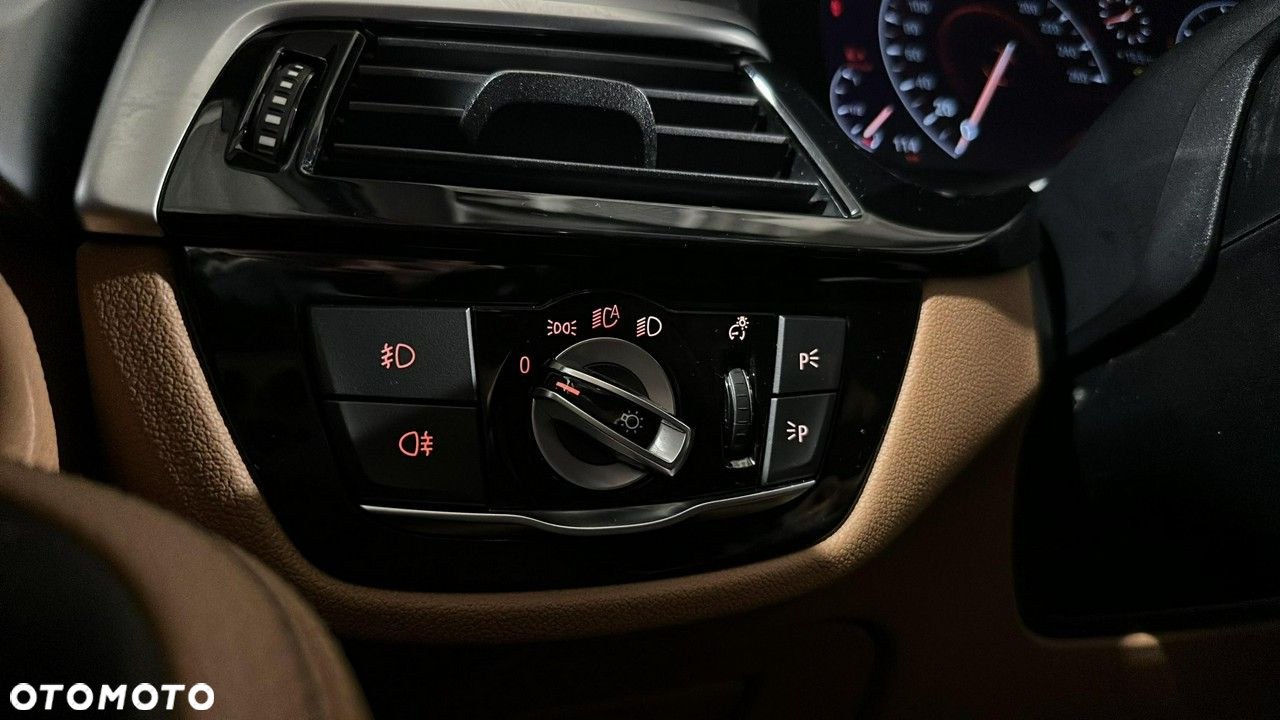 BMW Seria 5 - 25