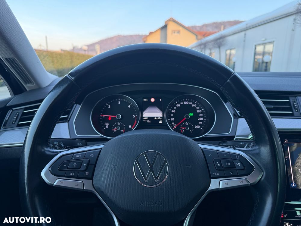 Volkswagen Passat 2.0 TDI SCR DSG Comfortline - 14