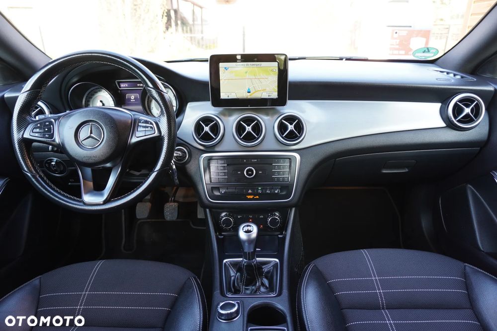 Mercedes-Benz CLA 200 Peak Edition - 8