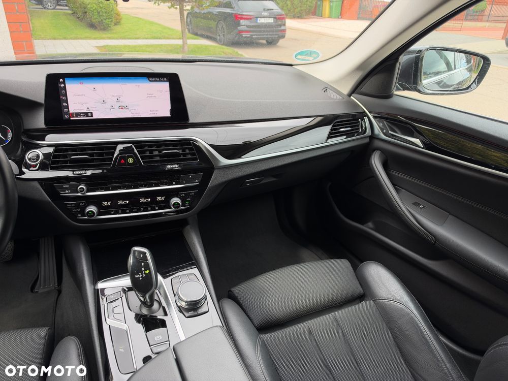 BMW Seria 5 520d Sport Line sport - 17