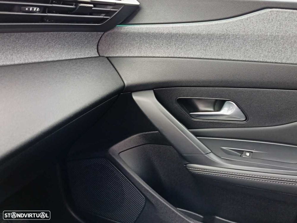 Peugeot 308 SW 1.2 PureTech Allure - 15