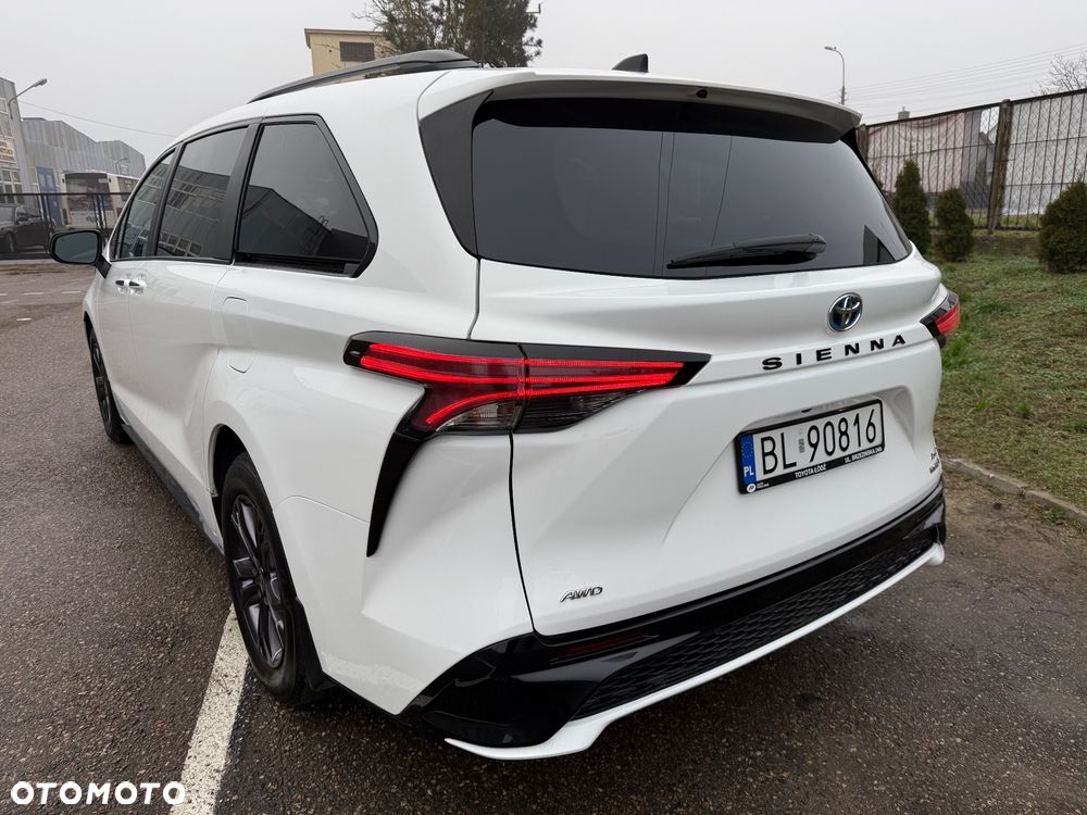 Toyota Sienna - 7