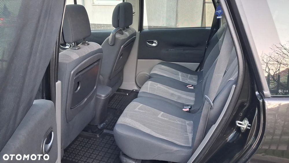 Renault Grand Scenic - 12