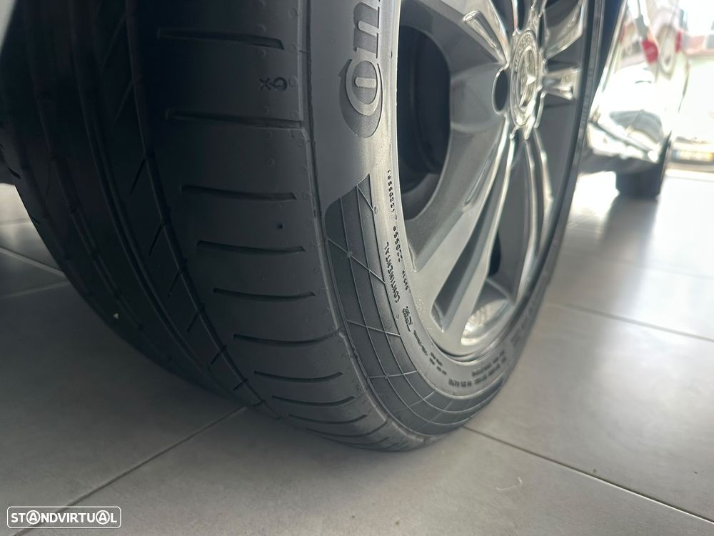Mercedes-Benz E 300 Bluetec Hybrid Avantgarde - 12