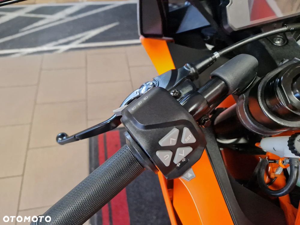KTM RC 125 - 12