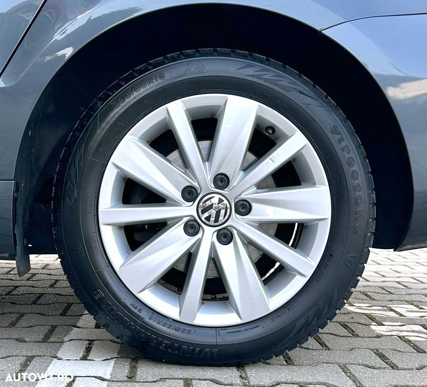 Volkswagen Passat - 23