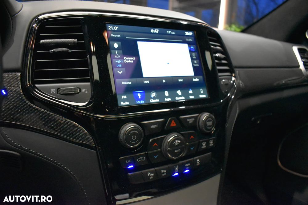 Jeep Grand Cherokee - 11