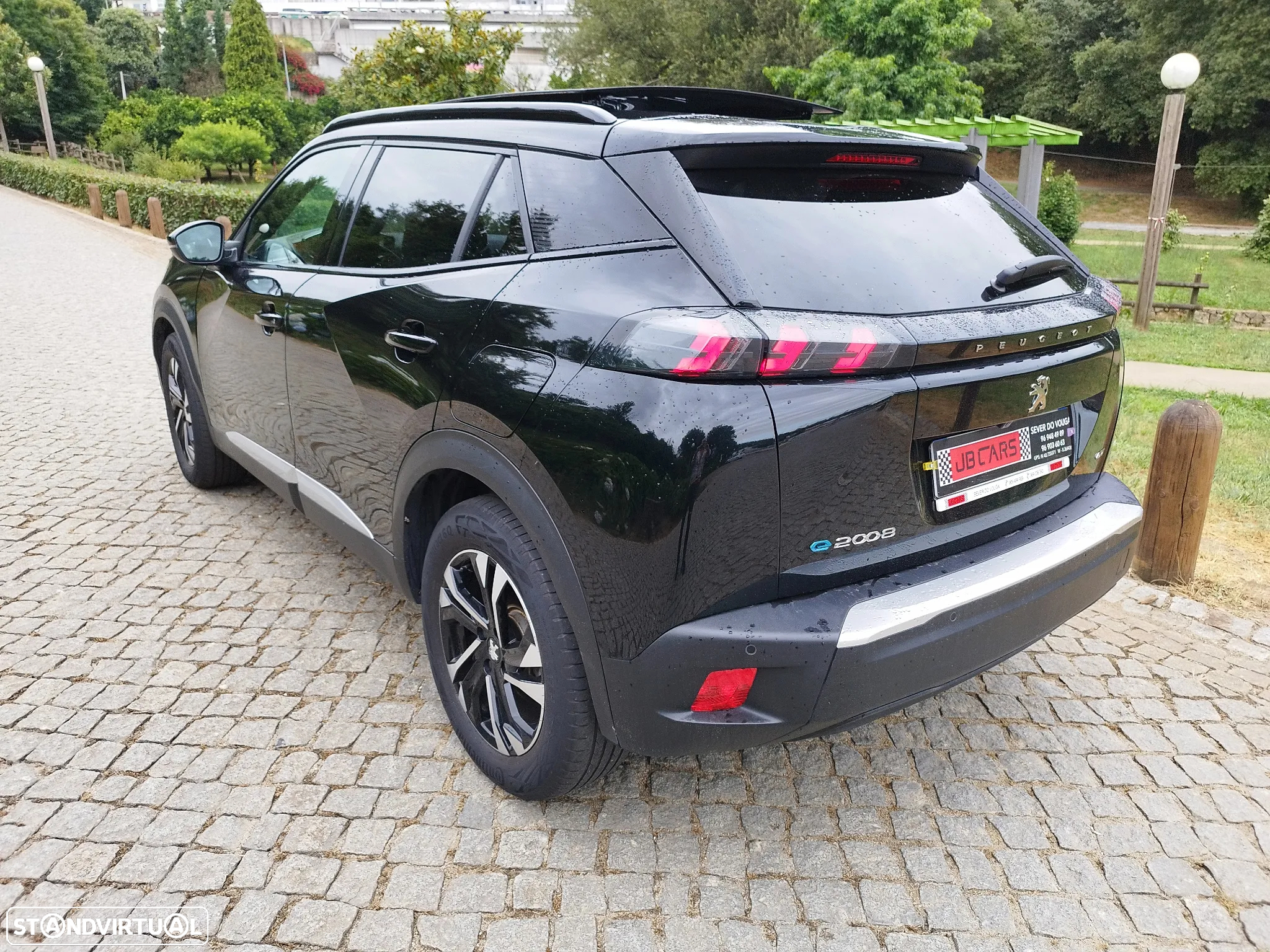 Peugeot e-2008 50 kWh GT Pack - 2