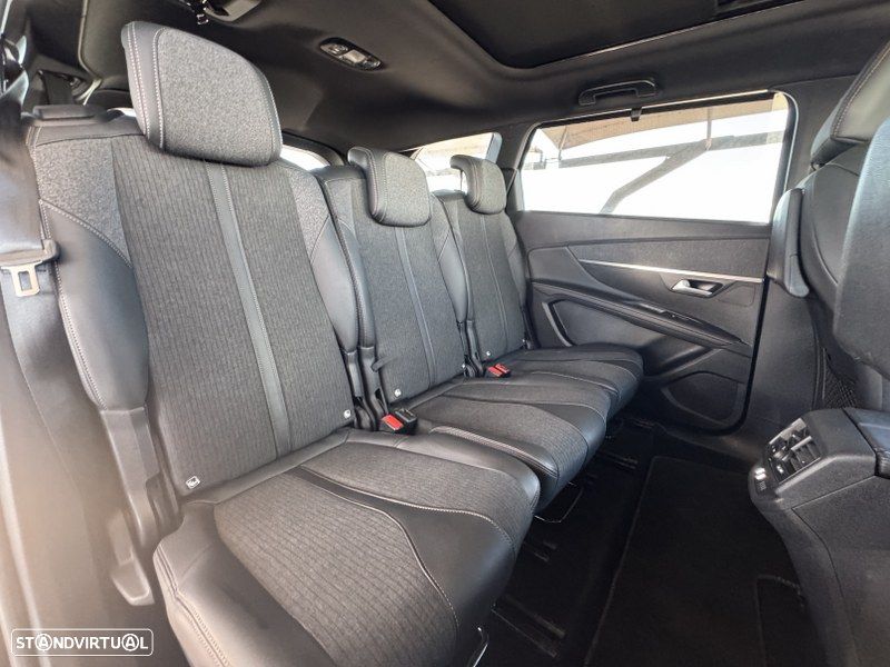 Peugeot 5008 1.5 BlueHDi GT Line J19 EAT8 - 31