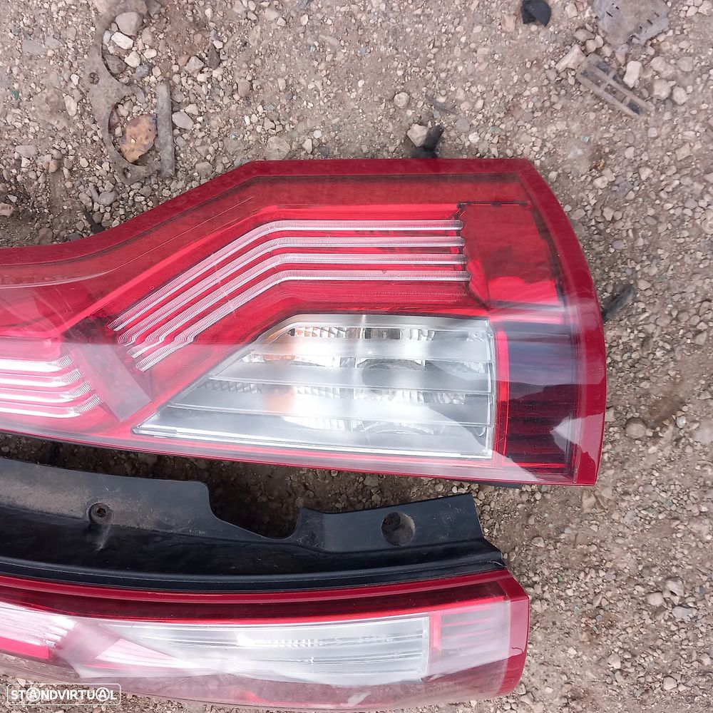 Farois traseiros citroen c4 picasso - 3