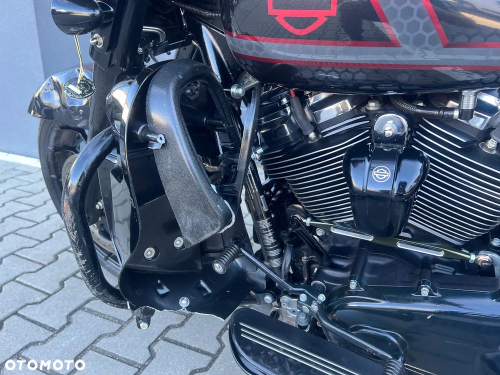 Harley-Davidson Touring Street Glide - 19