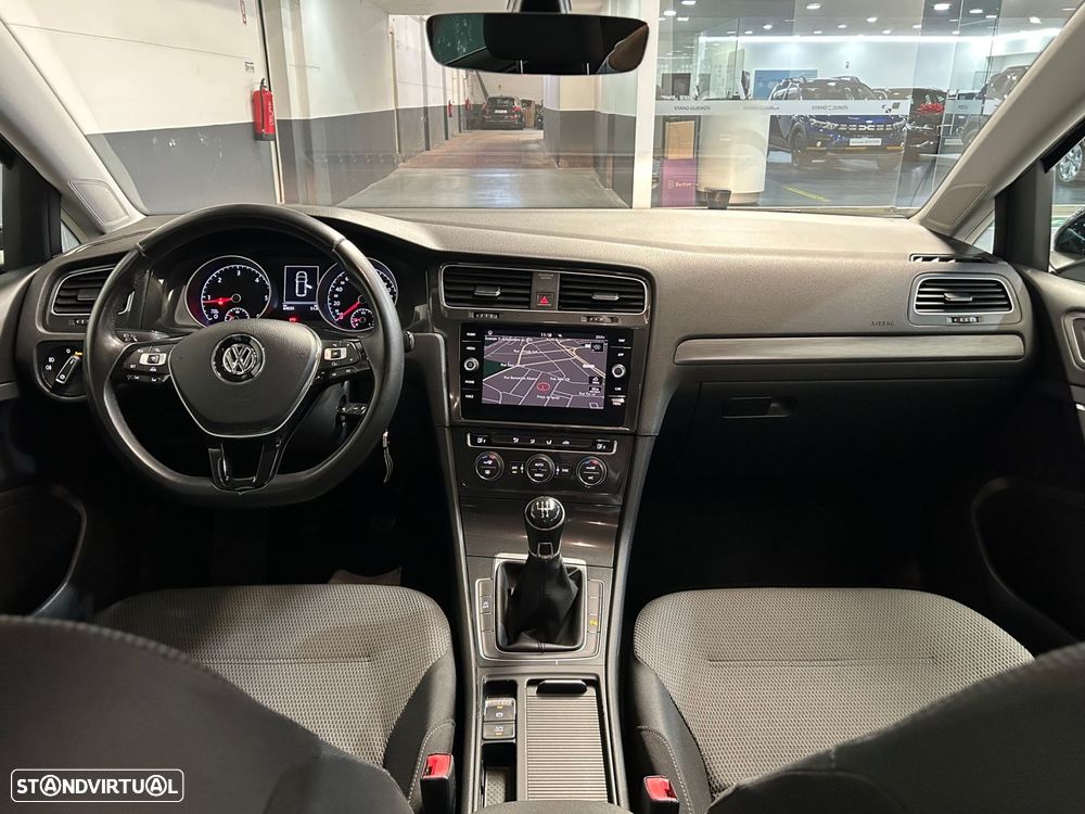 VW Golf Variant 1.6 TDi Confortline - 21