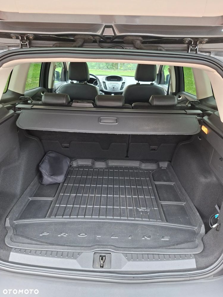 Ford Kuga - 12