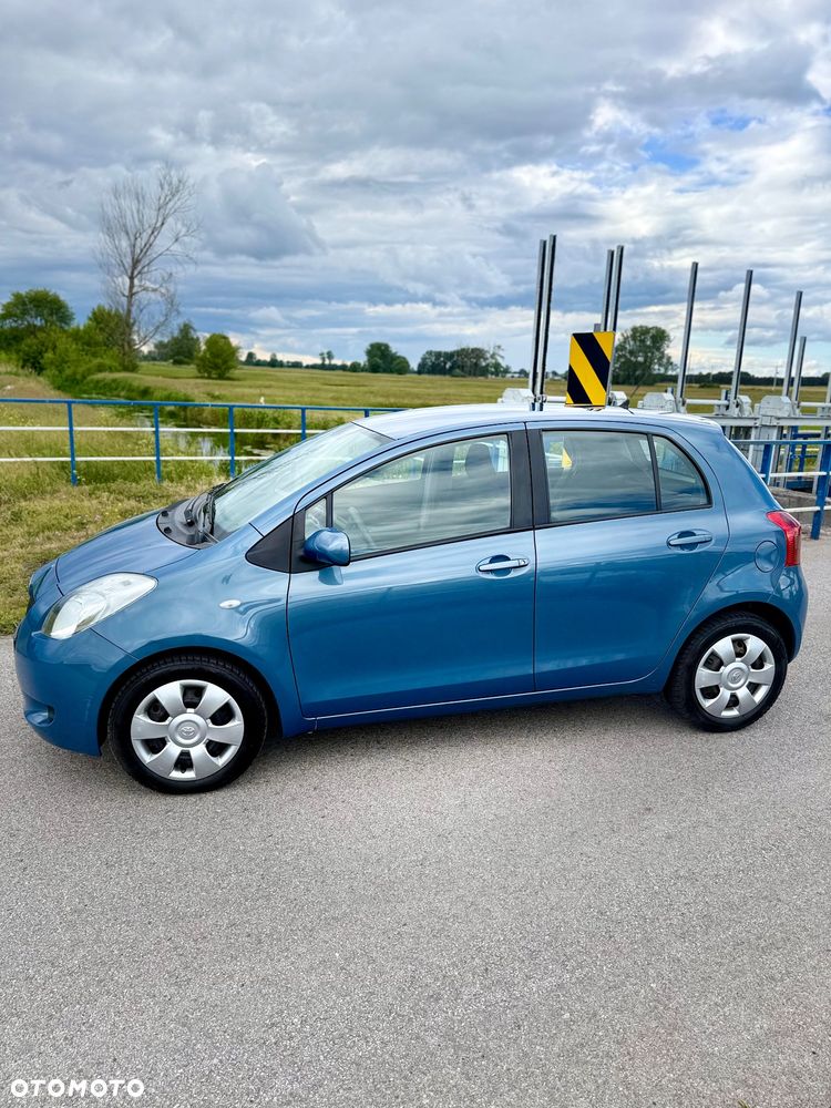 Toyota Yaris 1.3 Sol - 8