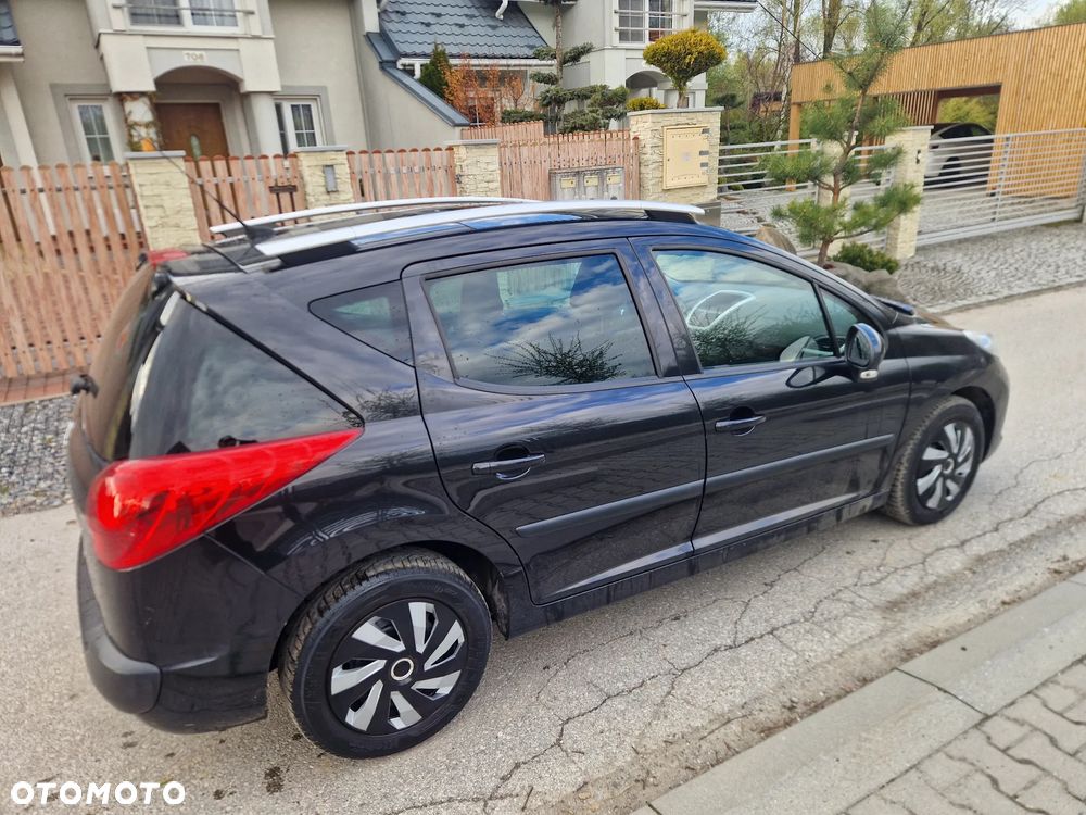 Peugeot 207 - 8