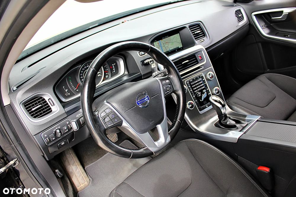 Volvo V60 D2 Geartronic Momentum - 26