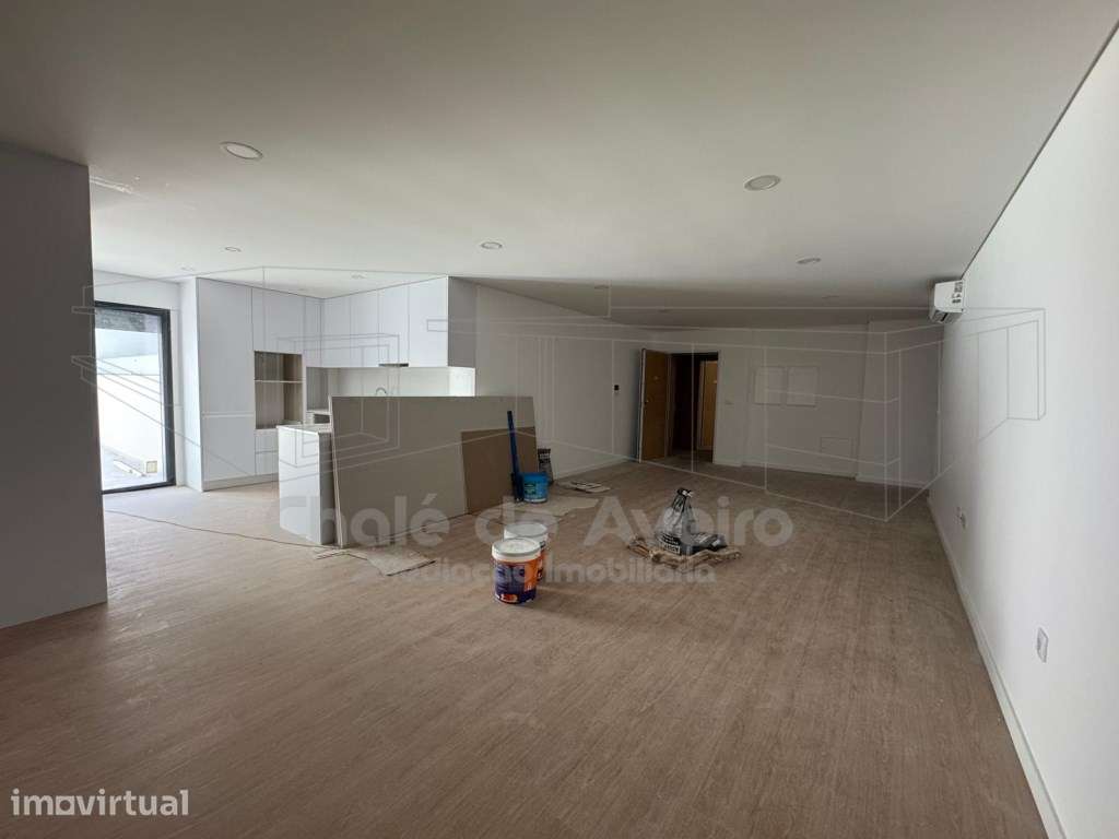 Apartamento T2 com Terraço, 2 lugares de garagem e Arrumo | Esgueir... - Grande imagem: 4/15