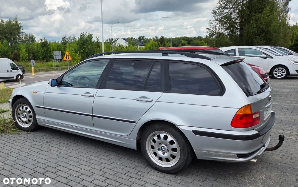 BMW Seria 3 318i - 1