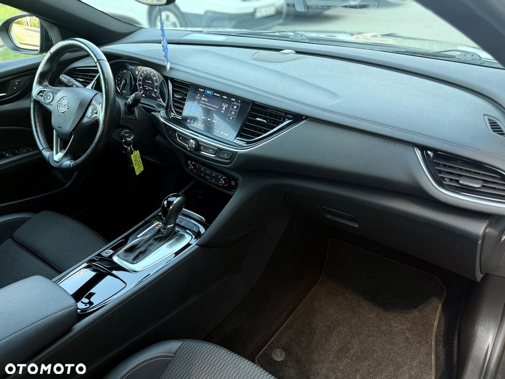 Opel Insignia - 32