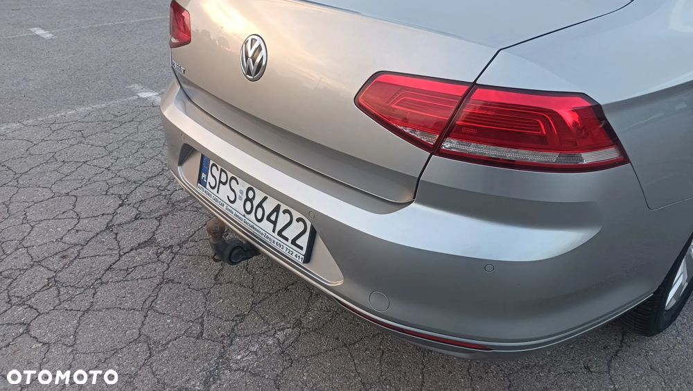 Volkswagen Passat 2.0 TDI (BlueMotion Technology) Comfortline - 11
