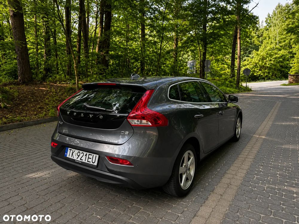 Volvo V40 D2 Momentum - 14