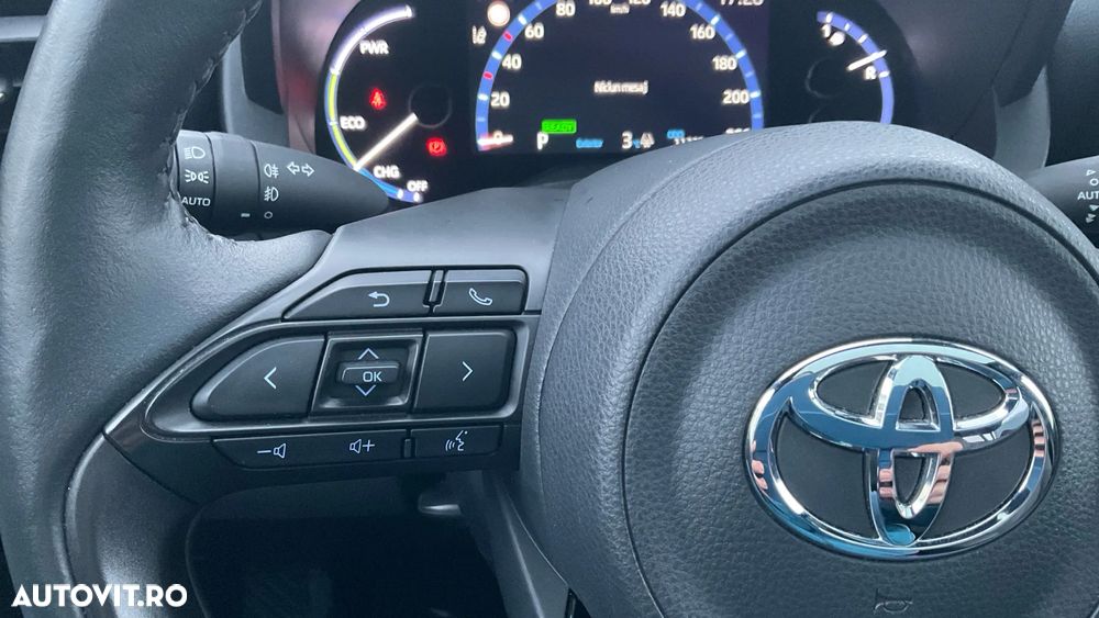 Toyota Yaris Cross 1.5 VVT-i HSD 130 4x4 HEV Exclusive - 29