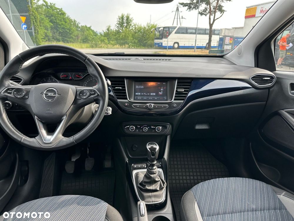 Opel Crossland X 1.2 T Design Line S&S - 10