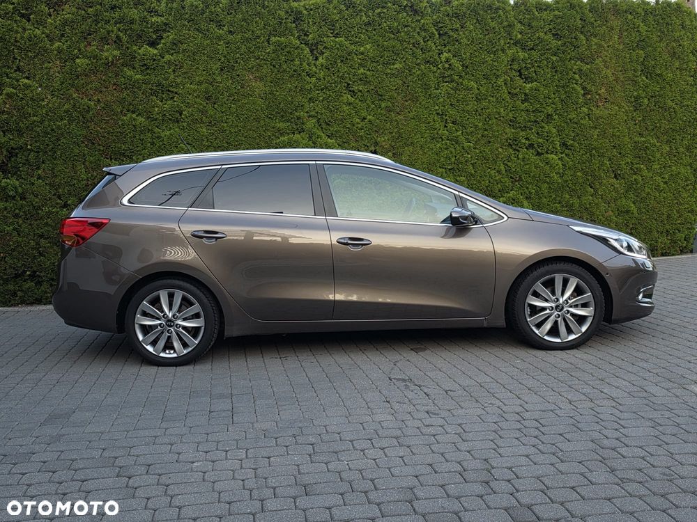 Kia Ceed 1.6 GDI DCT Platinum Edition - 40